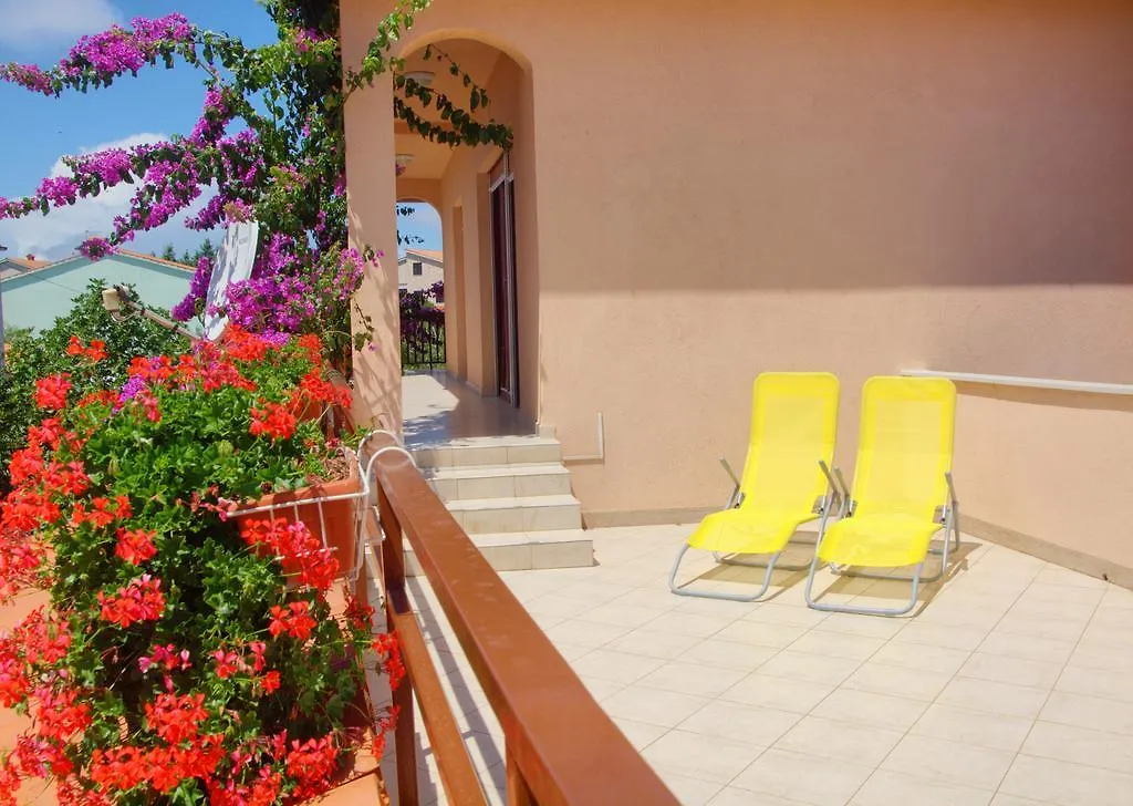 Apartment Taja Ližnjan