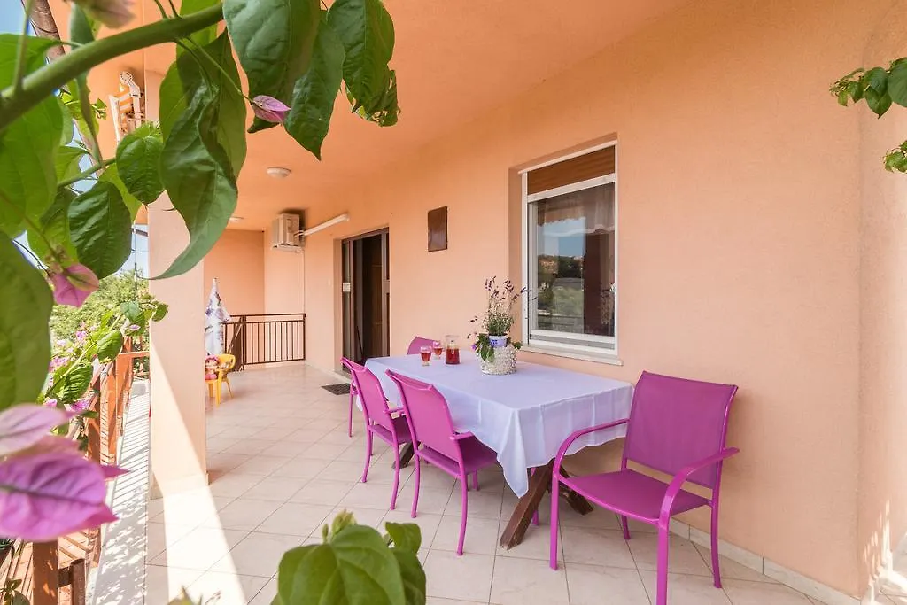 Apartment Taja Ližnjan