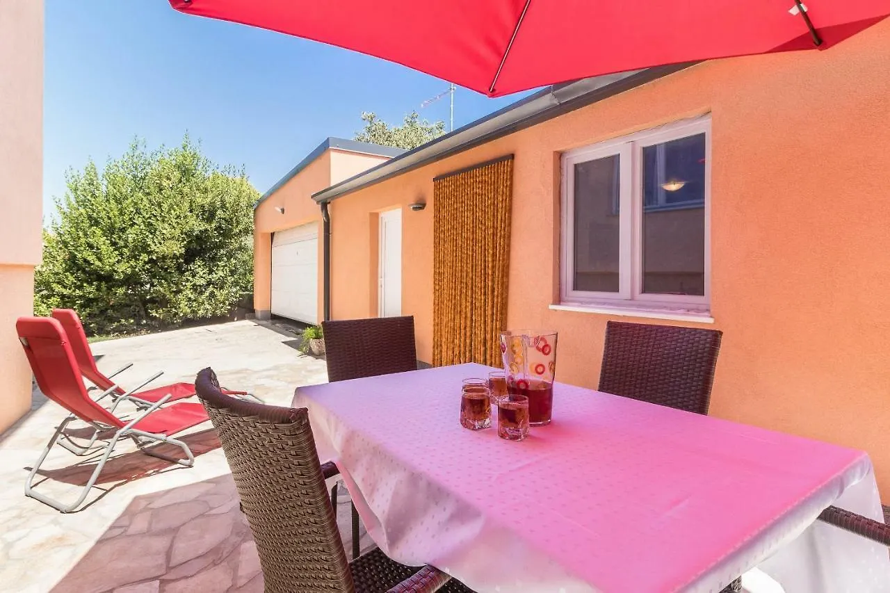 Apartment Taja Ližnjan