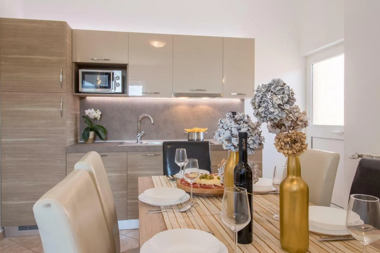 Apartment Taja Ližnjan